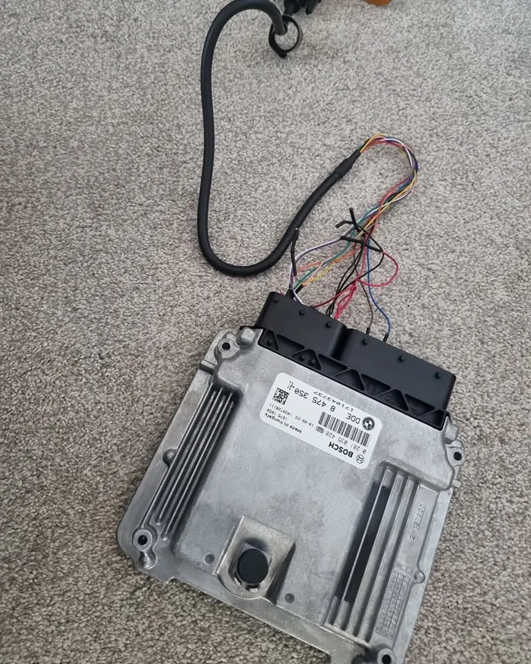 Bosch ECU wired up for bench mapping